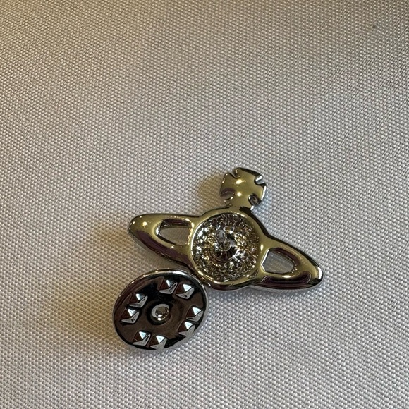 Vivienne Westwood Silver and Black Orb Brooch pin - Picture 7 of 8